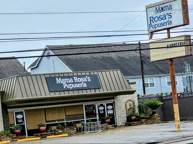 Mama Rosa's Pupuseria exterior