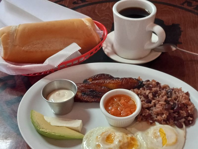 Mama Rosa's Pupuseria food